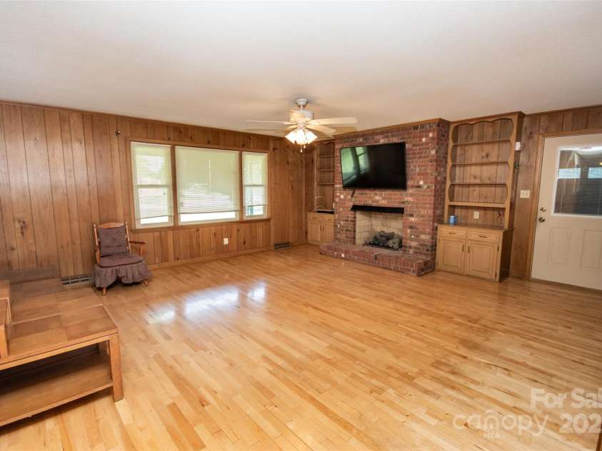 2546 NC 150 Highway, Lincolnton, NC 28092.  MLS# CAR4316625, YatesRealty ID 28500. 