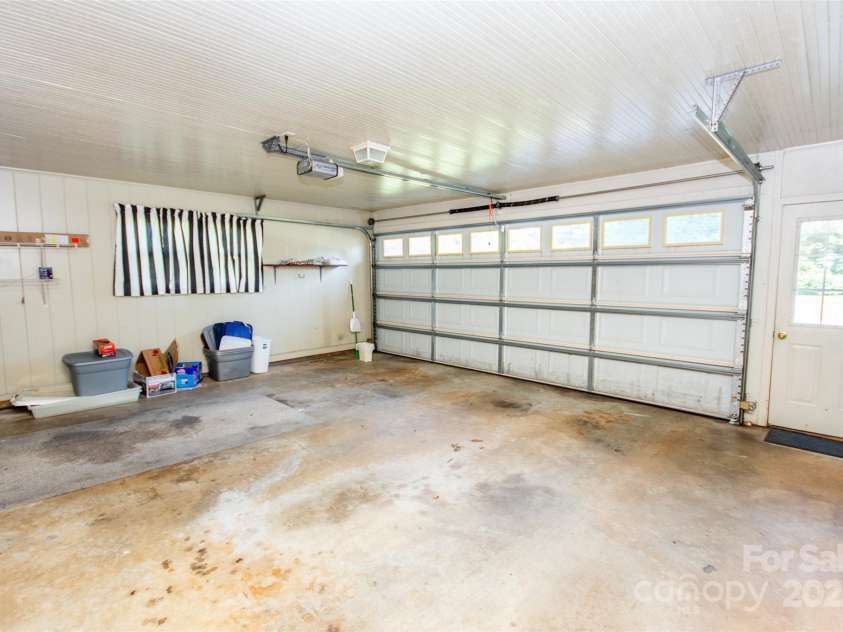 2546 NC 150 Highway, Lincolnton, NC 28092.  MLS# CAR4316625, YatesRealty ID 28500. 