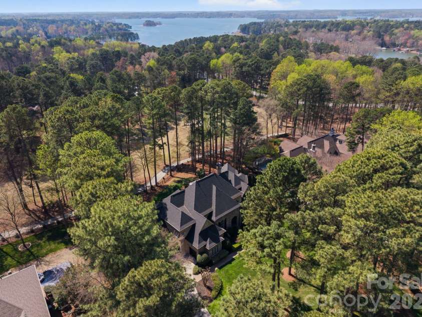 129 Marstons Mill Drive, Mooresville, NC 28117.  MLS# CAR4387491, YatesRealty ID 28501. 