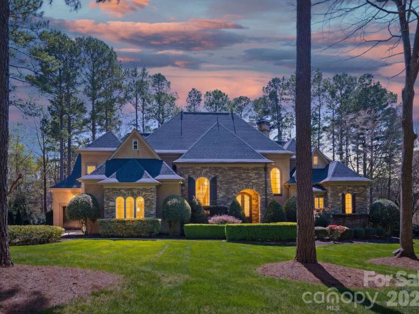 129 Marstons Mill Drive, Mooresville, NC 28117.  MLS# CAR4387491, YatesRealty ID 28501. 