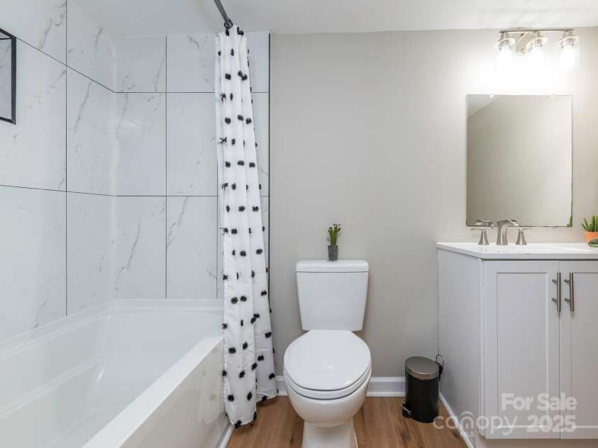 803 13th Street, Kannapolis, NC 28083.  MLS# CAR4244257, YatesRealty ID 28501. Bathroom 2