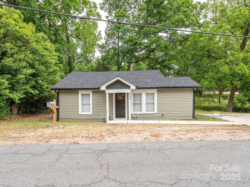 803 13th Street, Kannapolis, NC 28083.  MLS# CAR4244257, YatesRealty ID 28501. Front Exterior
