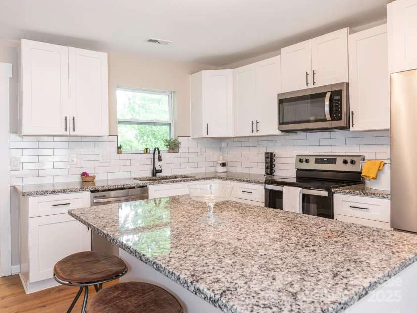 803 13th Street, Kannapolis, NC 28083.  MLS# CAR4244257, YatesRealty ID 28501. Kitchen