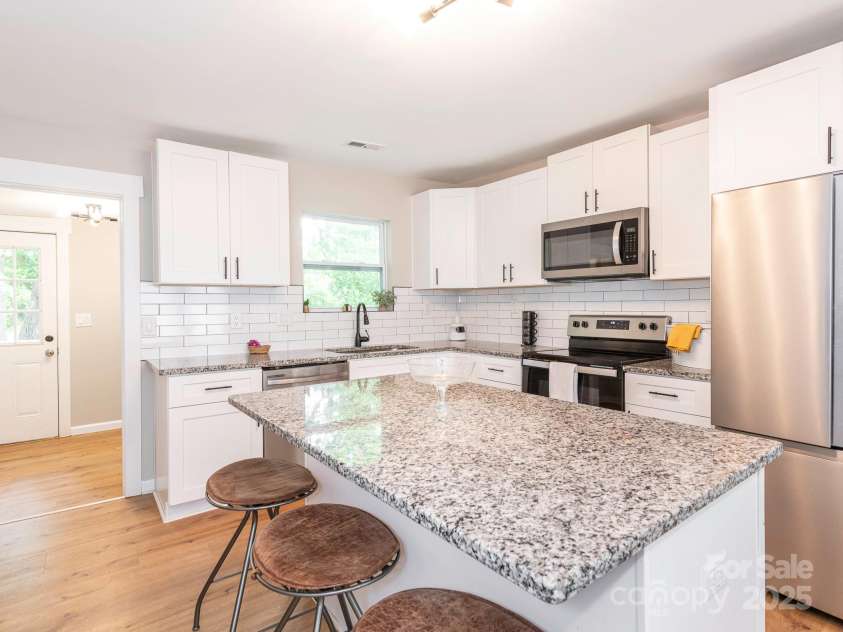 803 13th Street, Kannapolis, NC 28083.  MLS# CAR4244257, YatesRealty ID 28501. Kitchen