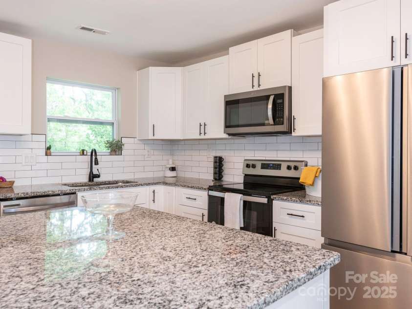 803 13th Street, Kannapolis, NC 28083.  MLS# CAR4244257, YatesRealty ID 28501. Kitchen