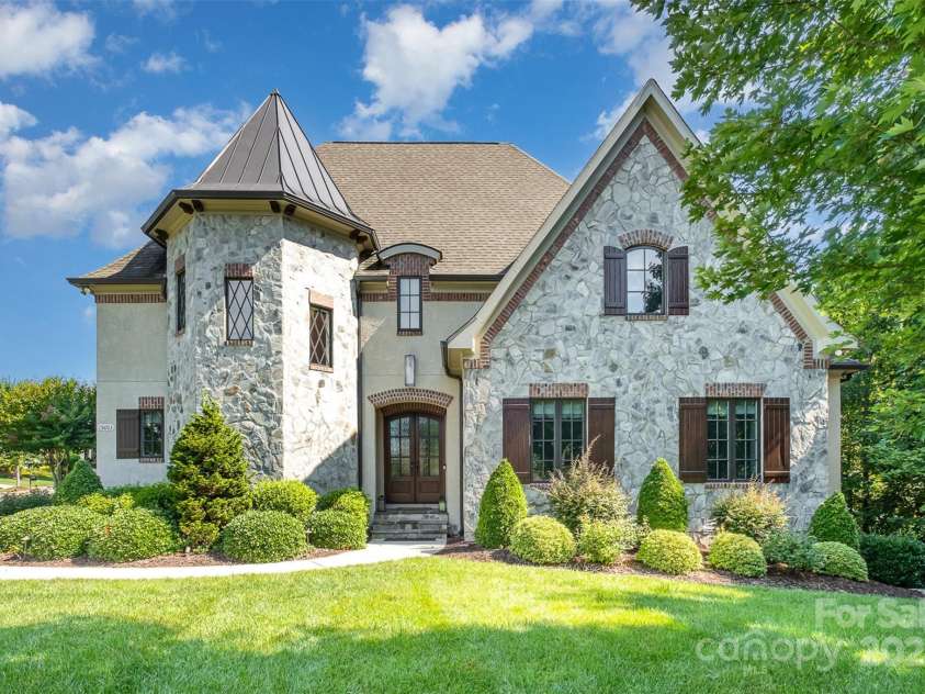 15603 June Washam Road, Davidson, NC 28036.  MLS# CAR4273381, YatesRealty ID 28502. 15603 June Washam. Welcome Home!