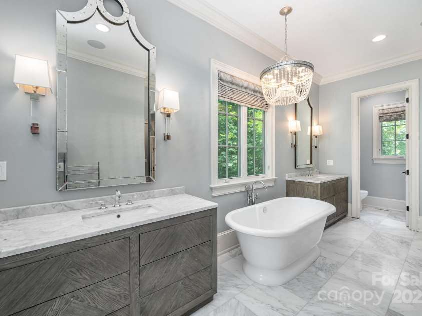 15603 June Washam Road, Davidson, NC 28036.  MLS# CAR4273381, YatesRealty ID 28502. Free standing soaking tub