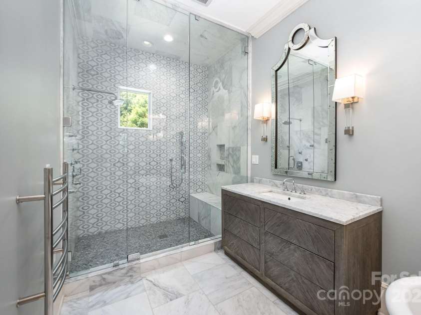 15603 June Washam Road, Davidson, NC 28036.  MLS# CAR4273381, YatesRealty ID 28502. Walk-in Shower