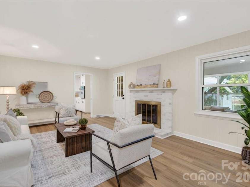 6221 Woodbridge Road, Charlotte, NC 28227.  MLS# CAR4384781, YatesRealty ID 28502. 