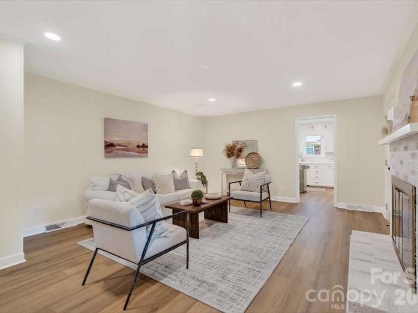 6221 Woodbridge Road, Charlotte, NC 28227.  MLS# CAR4384781, YatesRealty ID 28502. 