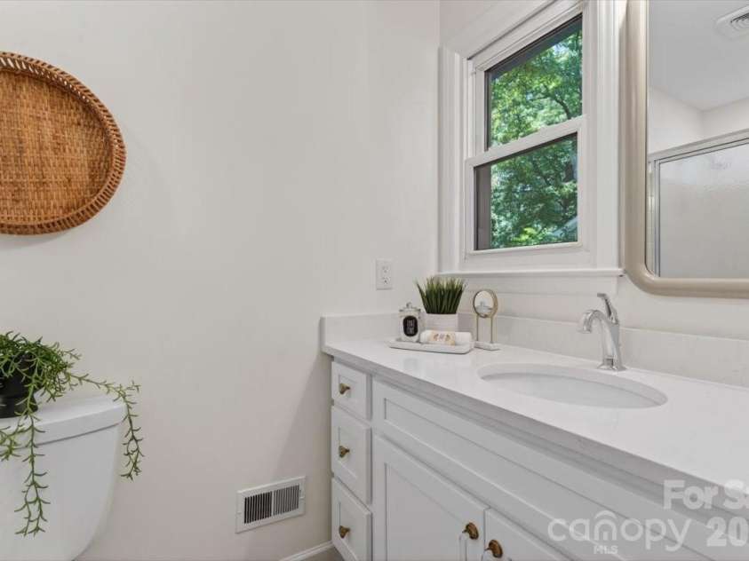 6221 Woodbridge Road, Charlotte, NC 28227.  MLS# CAR4384781, YatesRealty ID 28502. 