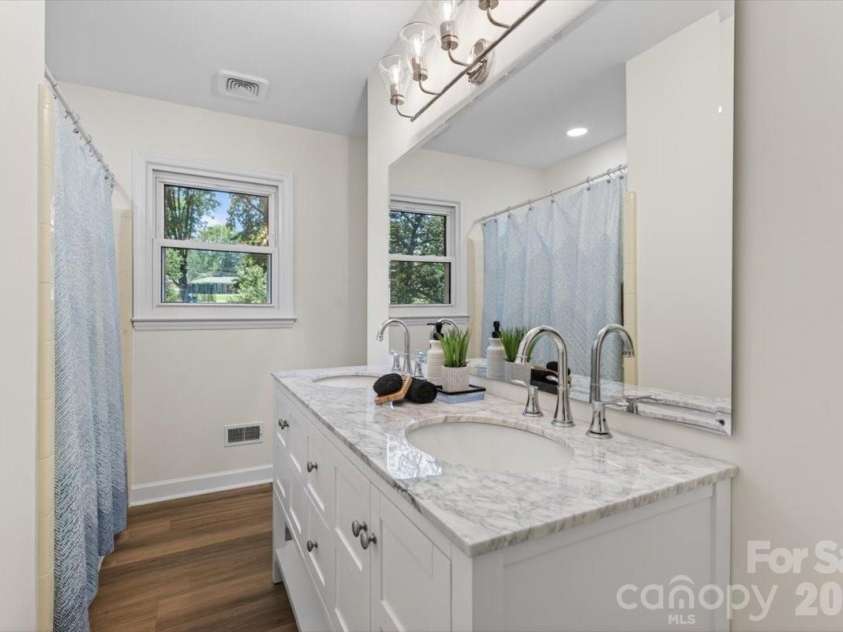 6221 Woodbridge Road, Charlotte, NC 28227.  MLS# CAR4384781, YatesRealty ID 28502. 
