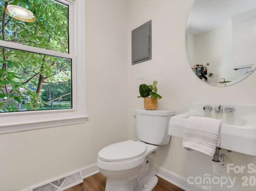 6221 Woodbridge Road, Charlotte, NC 28227.  MLS# CAR4384781, YatesRealty ID 28502. 