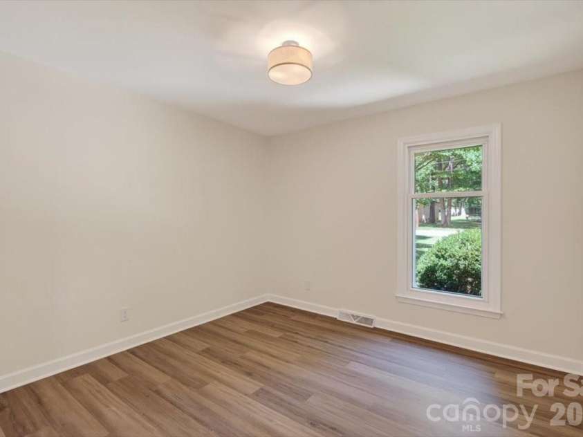 6221 Woodbridge Road, Charlotte, NC 28227.  MLS# CAR4384781, YatesRealty ID 28502. 