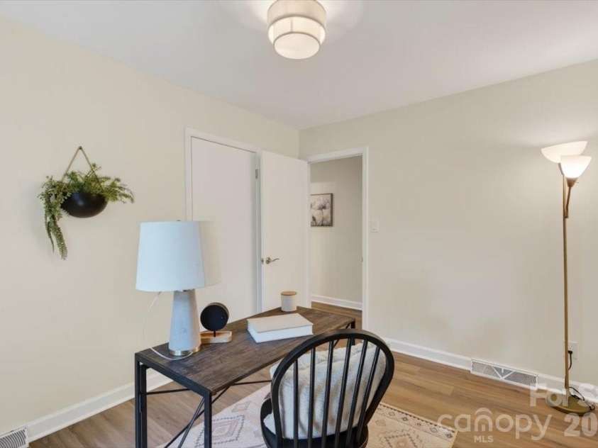 6221 Woodbridge Road, Charlotte, NC 28227.  MLS# CAR4384781, YatesRealty ID 28502. 