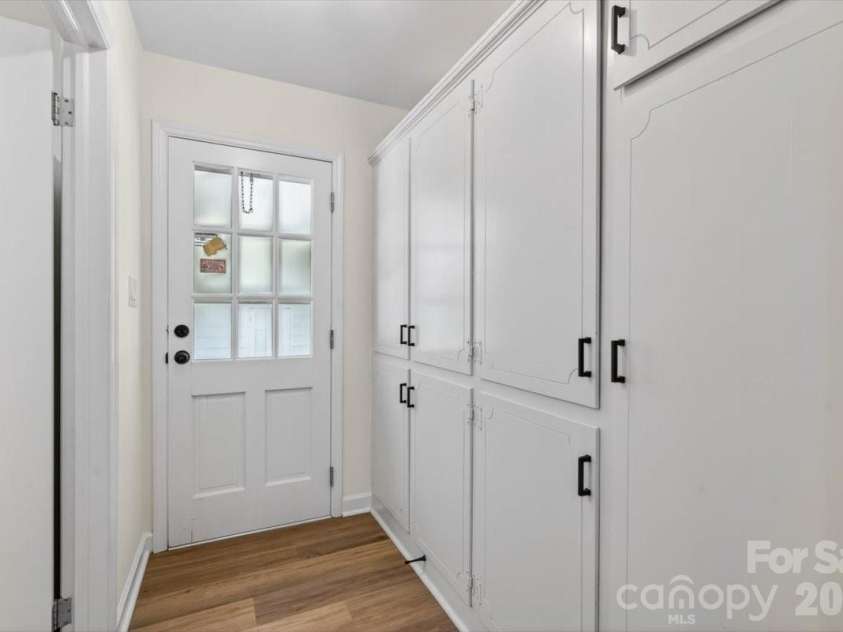 6221 Woodbridge Road, Charlotte, NC 28227.  MLS# CAR4384781, YatesRealty ID 28502. 