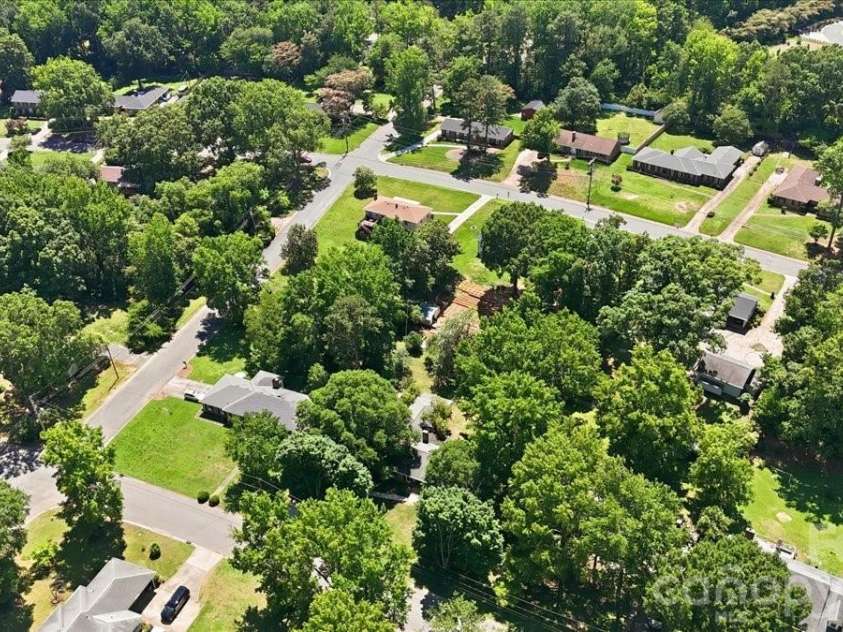 6221 Woodbridge Road, Charlotte, NC 28227.  MLS# CAR4384781, YatesRealty ID 28502. 
