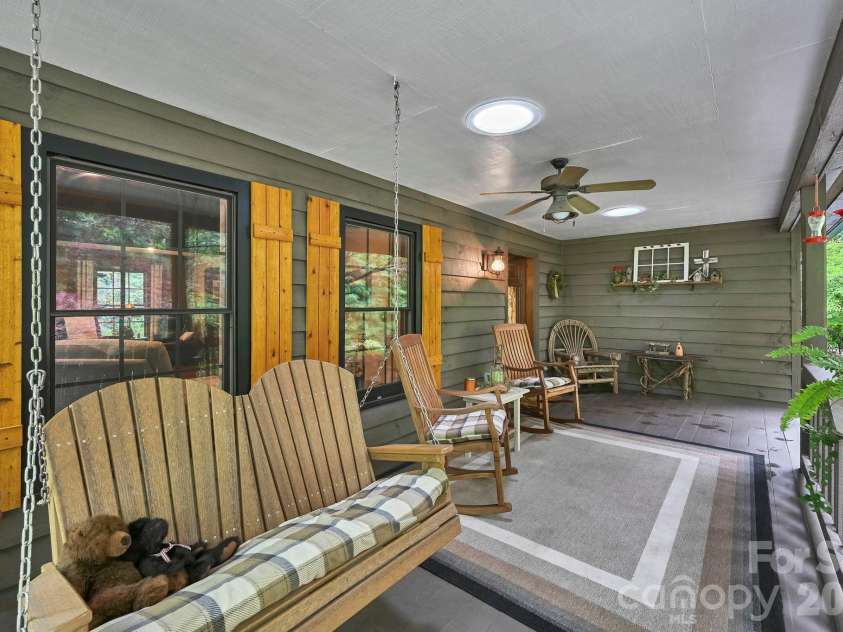 29 Shadow Brook Drive, Flat Rock, NC 28731.  MLS# CAR4386878, YatesRealty ID 28503. 