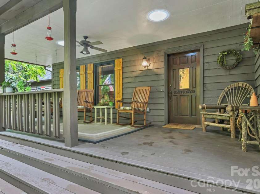 29 Shadow Brook Drive, Flat Rock, NC 28731.  MLS# CAR4386878, YatesRealty ID 28503. 