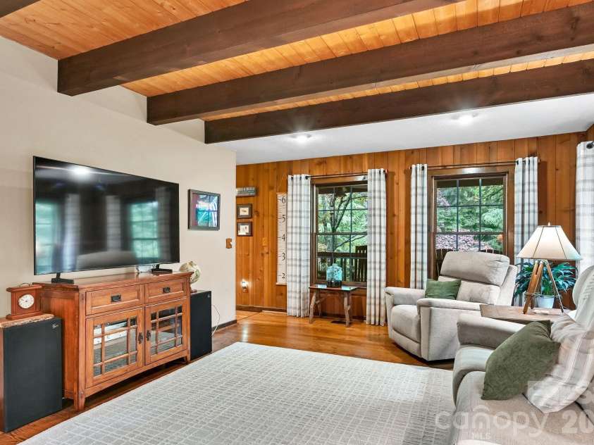 29 Shadow Brook Drive, Flat Rock, NC 28731.  MLS# CAR4386878, YatesRealty ID 28503. 