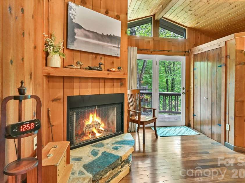 29 Shadow Brook Drive, Flat Rock, NC 28731.  MLS# CAR4386878, YatesRealty ID 28503. 