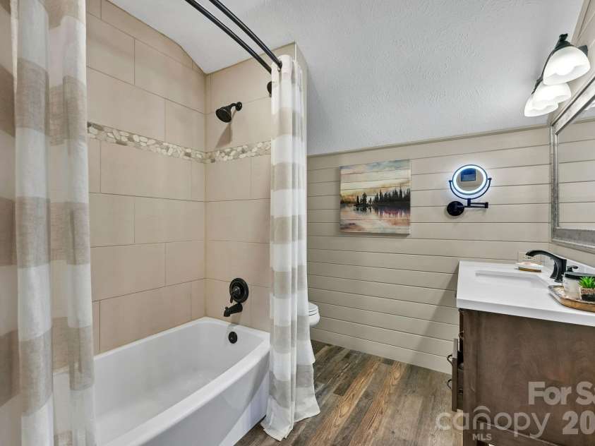 29 Shadow Brook Drive, Flat Rock, NC 28731.  MLS# CAR4386878, YatesRealty ID 28503. 