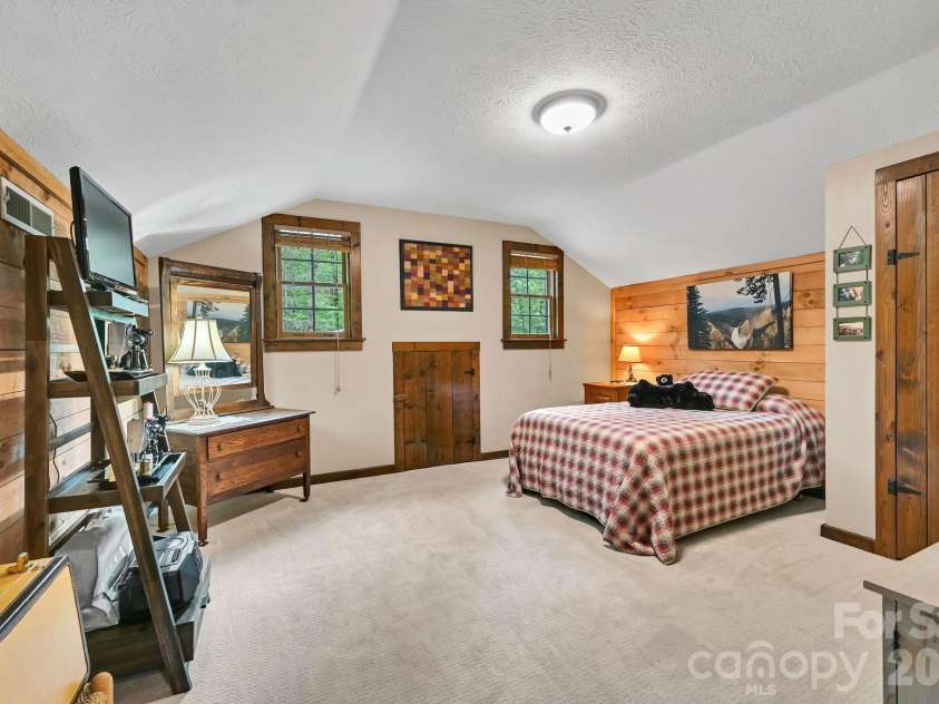 29 Shadow Brook Drive, Flat Rock, NC 28731.  MLS# CAR4386878, YatesRealty ID 28503. 