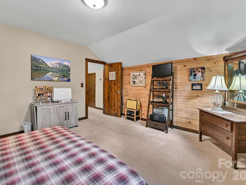 29 Shadow Brook Drive, Flat Rock, NC 28731.  MLS# CAR4386878, YatesRealty ID 28503. 