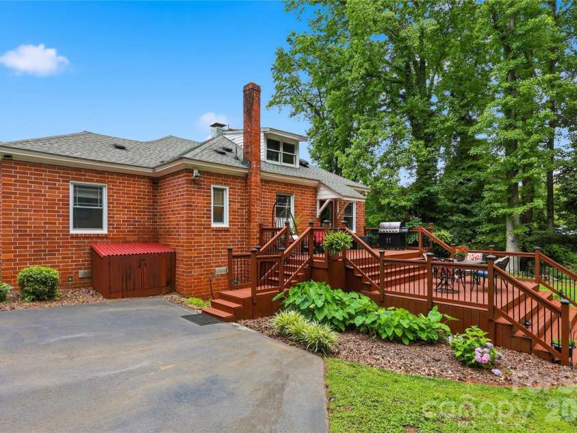106 Maple Street, Fort Mill, SC 29715.  MLS# CAR4388689, YatesRealty ID 28504. Additional parking