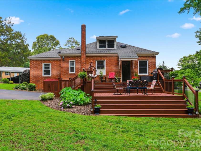106 Maple Street, Fort Mill, SC 29715.  MLS# CAR4388689, YatesRealty ID 28504. Beautiful multi-tier deck