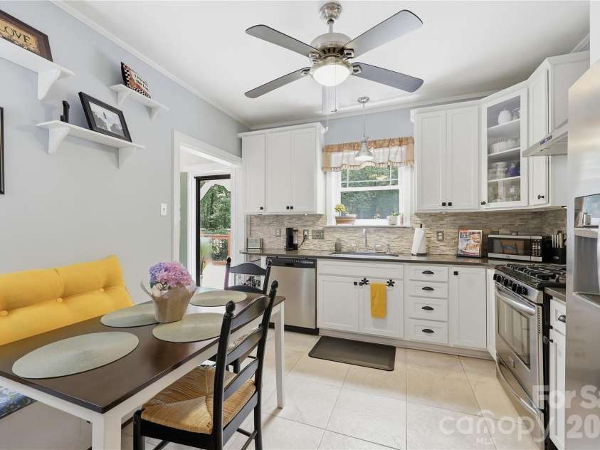 106 Maple Street, Fort Mill, SC 29715.  MLS# CAR4388689, YatesRealty ID 28504. You'll love this updated kitchen.