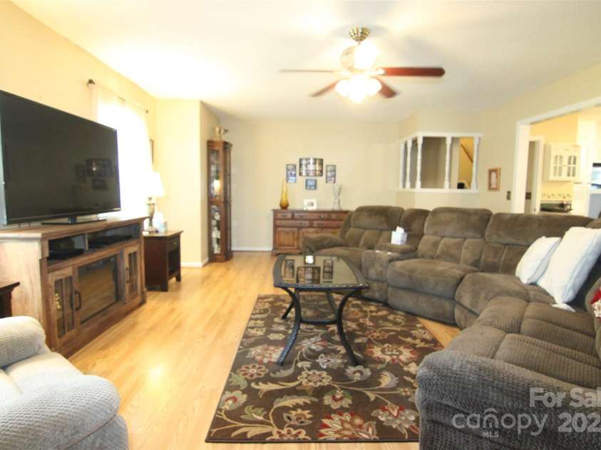 3616 Raven Hill Drive, Gastonia, NC 28056.  MLS# CAR4279742, YatesRealty ID 28504. 