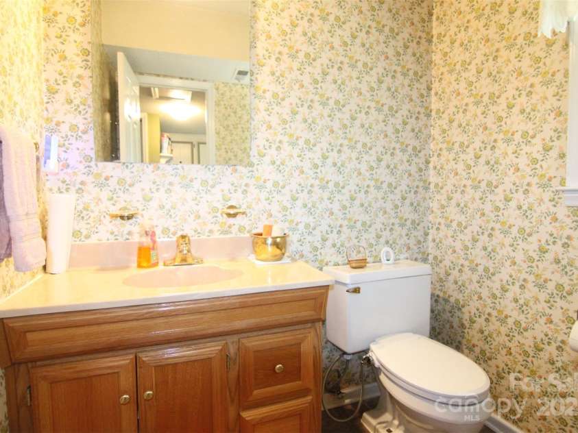 3616 Raven Hill Drive, Gastonia, NC 28056.  MLS# CAR4279742, YatesRealty ID 28504. 