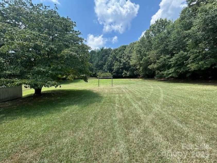 3616 Raven Hill Drive, Gastonia, NC 28056.  MLS# CAR4279742, YatesRealty ID 28504. 