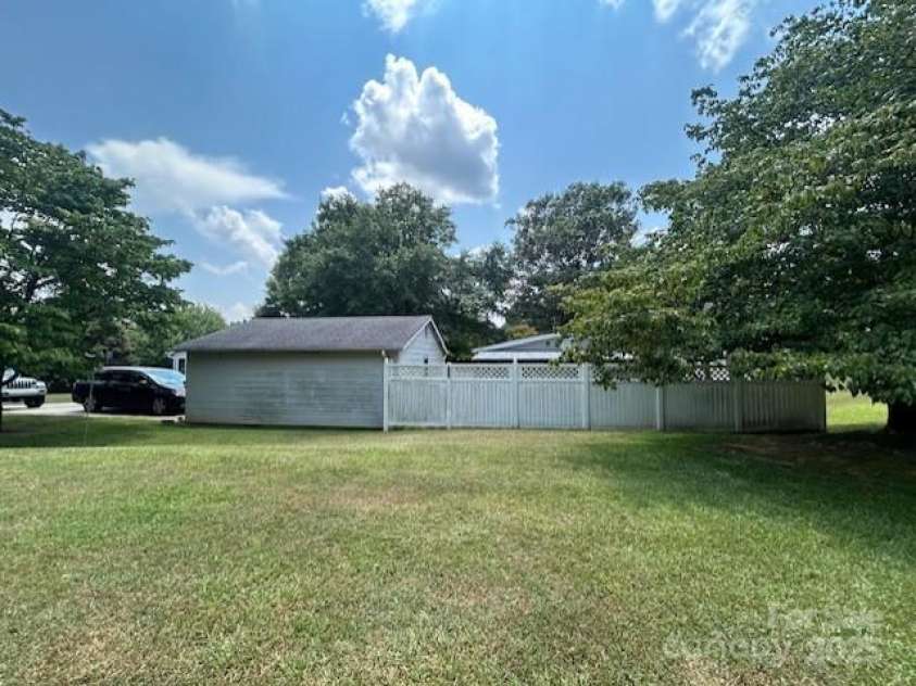 3616 Raven Hill Drive, Gastonia, NC 28056.  MLS# CAR4279742, YatesRealty ID 28504. 