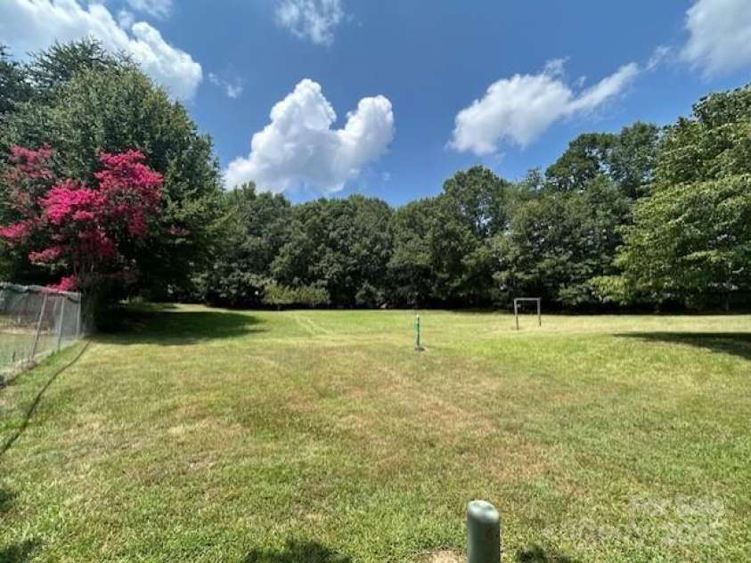 3616 Raven Hill Drive, Gastonia, NC 28056.  MLS# CAR4279742, YatesRealty ID 28504. 