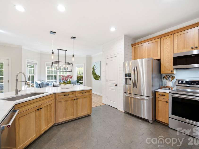 122 Friendfield Drive, Fort Mill, SC 29715.  MLS# CAR4390030, YatesRealty ID 28505. 