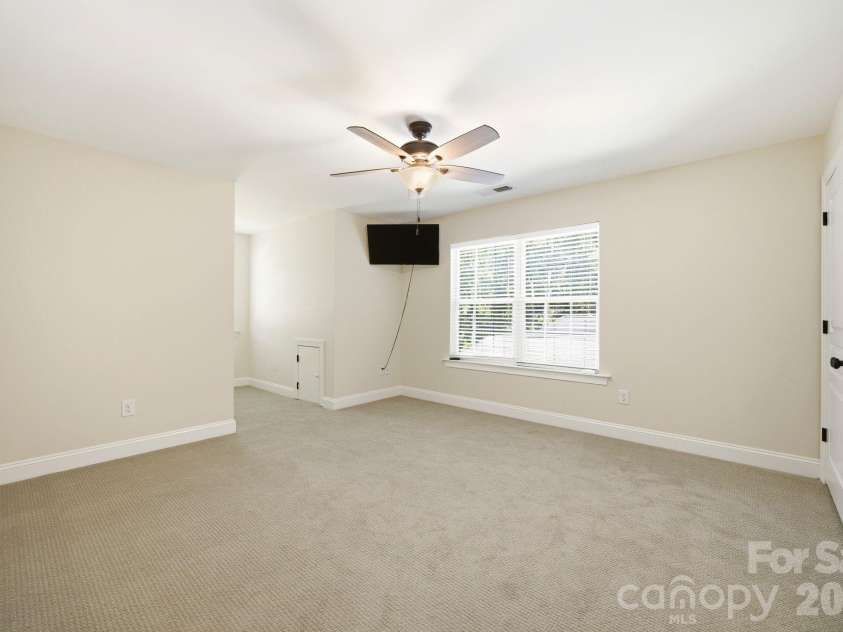 122 Friendfield Drive, Fort Mill, SC 29715.  MLS# CAR4390030, YatesRealty ID 28505. 