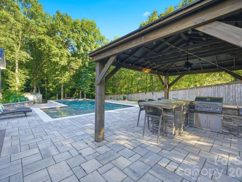 122 Friendfield Drive, Fort Mill, SC 29715.  MLS# CAR4390030, YatesRealty ID 28505. 