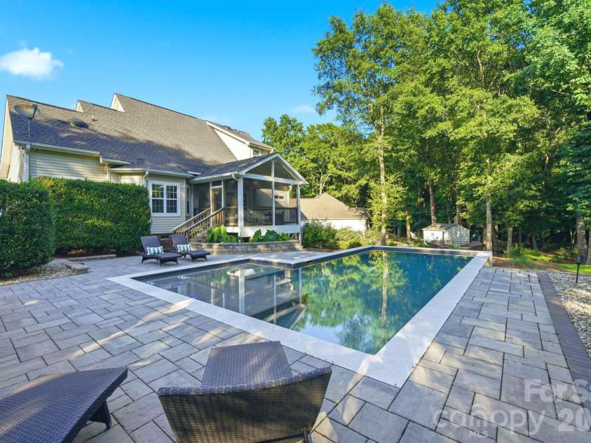 122 Friendfield Drive, Fort Mill, SC 29715.  MLS# CAR4390030, YatesRealty ID 28505. 