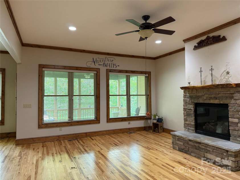 167 Rough Ridge Road, Sugar Mountain, NC 28604.  MLS# CAR4280706, YatesRealty ID 28505. Main Living