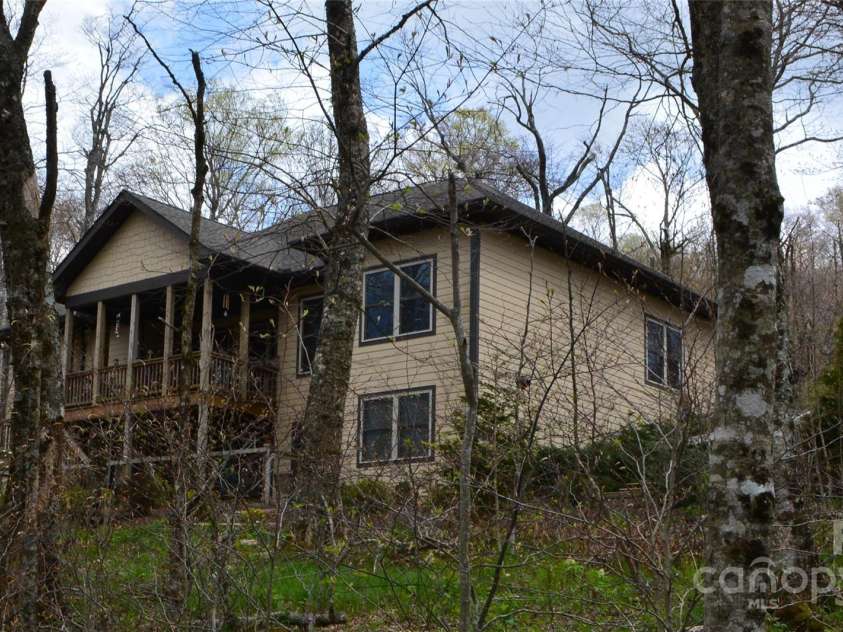 167 Rough Ridge Road, Sugar Mountain, NC 28604.  MLS# CAR4280706, YatesRealty ID 28505. Winter view