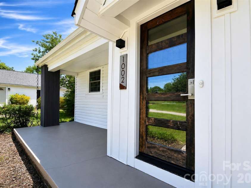 1002 Laura Avenue, Kannapolis, NC 28083.  MLS# CAR4388533, YatesRealty ID 28506. 