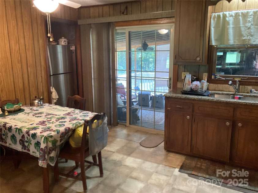 663 Bishs Way, Lincolnton, NC 28092.  MLS# CAR4280778, YatesRealty ID 28506. 