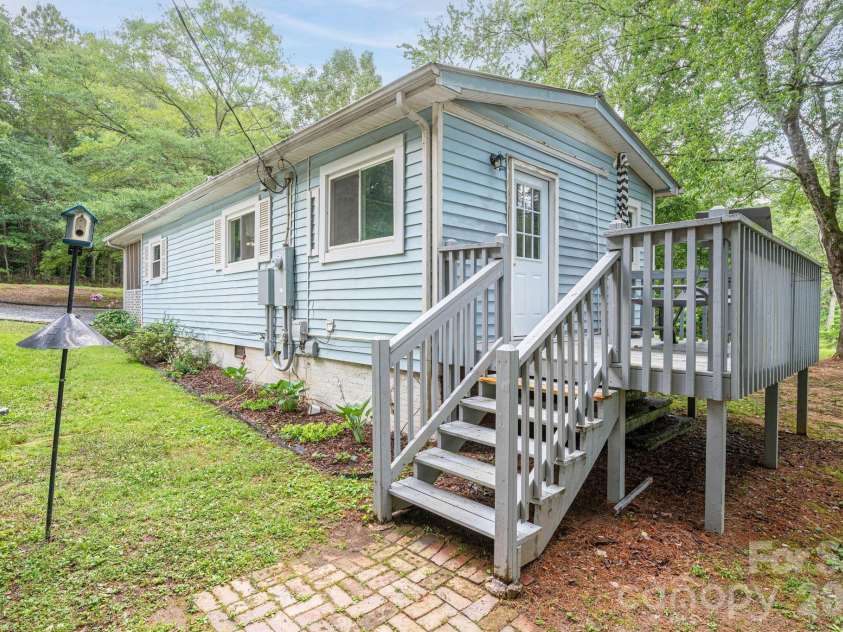 2002 Bill Lynch Road, Lincolnton, NC 28092.  MLS# CAR4384093, YatesRealty ID 28507. 