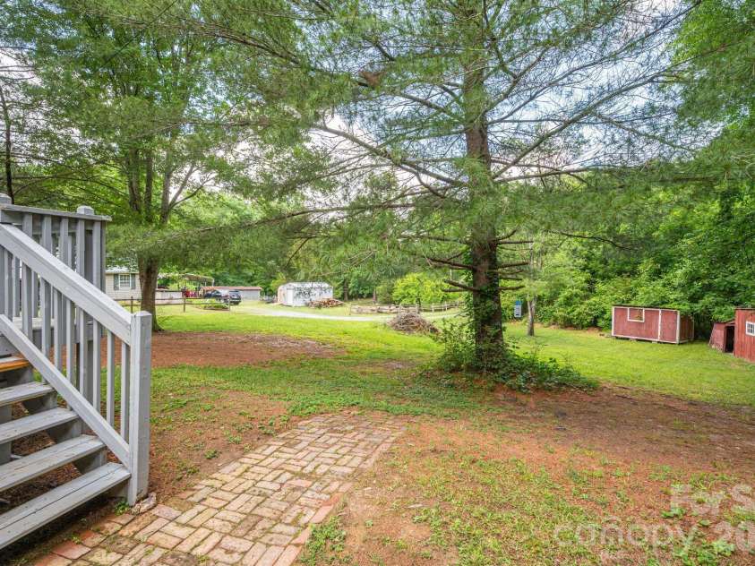 2002 Bill Lynch Road, Lincolnton, NC 28092.  MLS# CAR4384093, YatesRealty ID 28507. 
