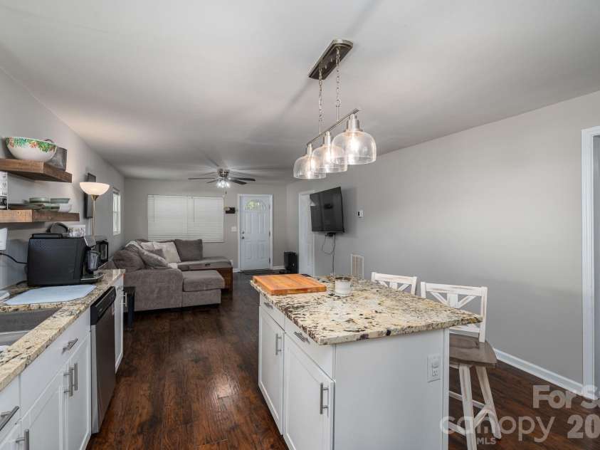 2002 Bill Lynch Road, Lincolnton, NC 28092.  MLS# CAR4384093, YatesRealty ID 28507. Kitchen