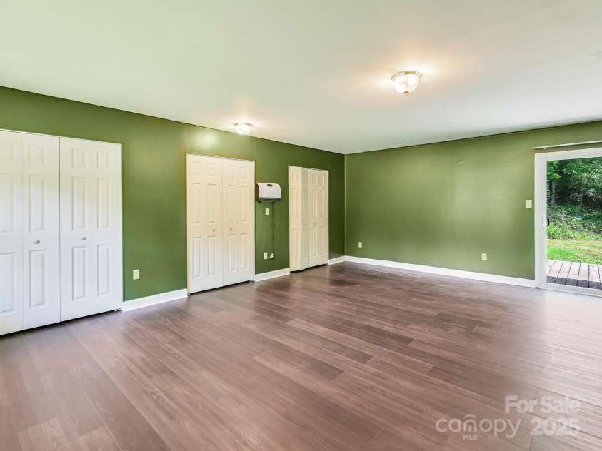 14 Spring Lake Drive, Fletcher, NC 28732.  MLS# CAR4325037, YatesRealty ID 28509. All Closets Connect