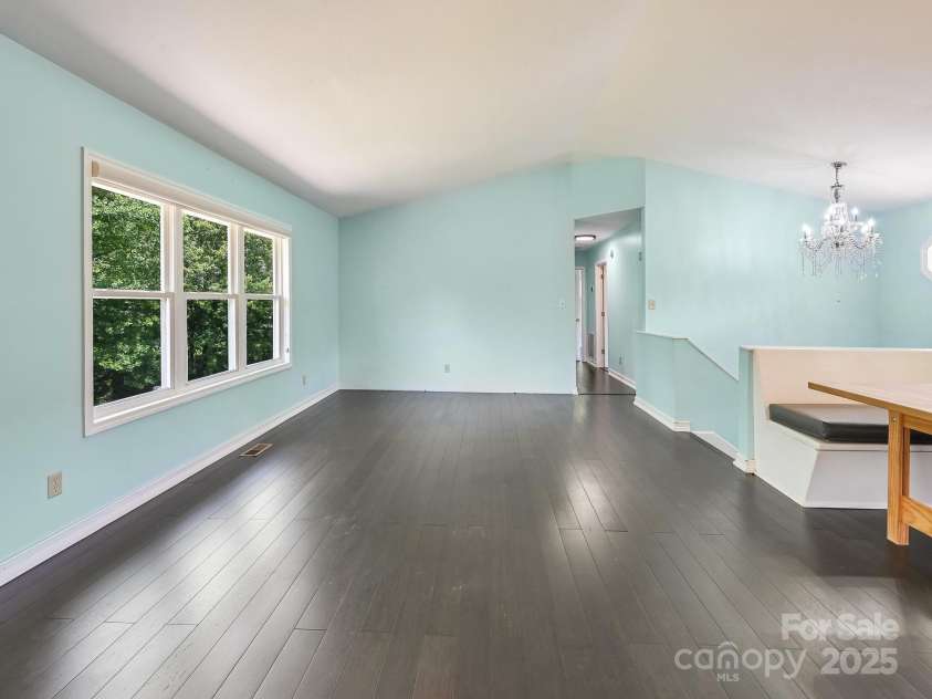 14 Spring Lake Drive, Fletcher, NC 28732.  MLS# CAR4325037, YatesRealty ID 28509. Room for even Large Furnishings