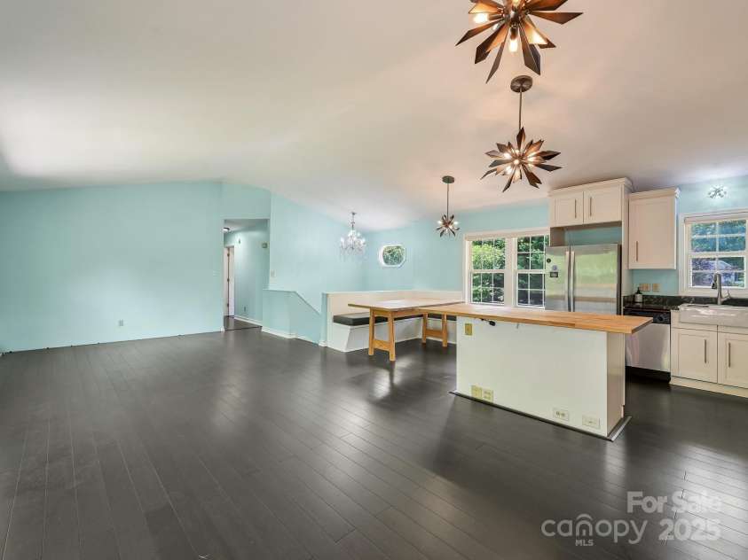 14 Spring Lake Drive, Fletcher, NC 28732.  MLS# CAR4325037, YatesRealty ID 28509. Unique Light Fixtures!